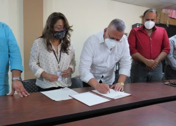 La UES recibe terreno para la construcción de sede en La Unión