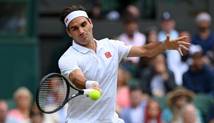 El suizo Roger Federer cayó este miércoles en los cuartos de final del Abierto de Wimbledon, ante el polaco Hubert Hurkacz por 6-3, 7-6 (4) y 6-0. Foto AFP.