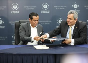 Ministerio de Hacienda y el BCIE firman proyecto para remodelar escenarios deportivos