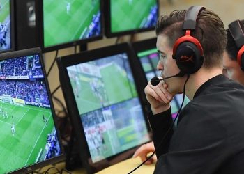 Élmer Bonilla, exárbitro FIFA: «El VAR debe ser herramienta y no elemento de confusión»