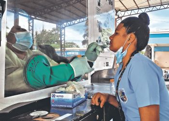 Estudiantes de Santa Elena, Usulután, se hicieron la prueba de la COVID-19