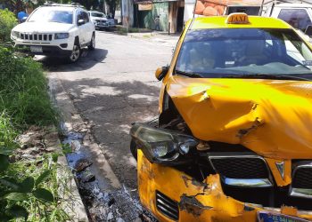 Taxista ebrio provoca triple accidente de tránsito en San Jacinto