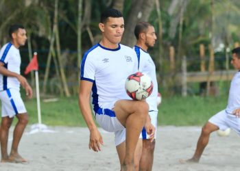 Rubén Batres regresó a los entrenamientos de la selecta de fútbol playa en su preparación para Rusia 2021
