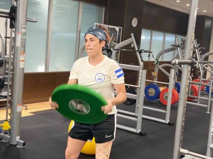 La pugilista Argentina Solórzano debutará esta madrugada en los Juegos Olímpicos. Foto Diario El Salvador.