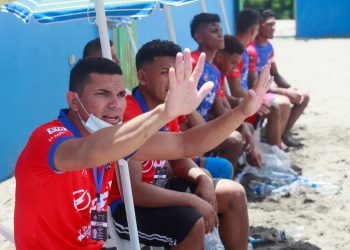 Rubén Batres, seleccionado nacional: «Quiero vestir la azul y blanco en el mundial y cantar el himno»
