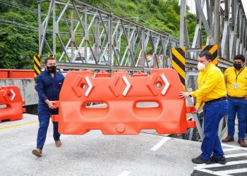 MOP y VMT finalizan la colocación de puente provisional en sector de Agua  Caliente, en Soyapango