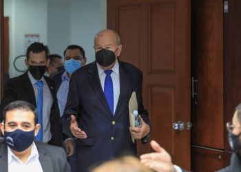 Exsecretario privado de Cristiani comparece ante comisión sobresueldos
