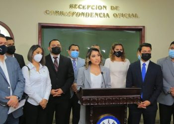 Mejoran controles a burós crediticios para frenar abusos en El Salvador