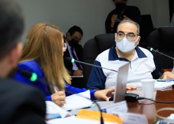 Gobierno de Saca pagó a periodistas para destacar imagen de administración