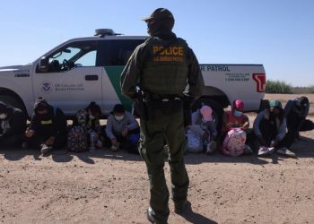 Más de un centenar de menores no acompañados han cruzado la frontera de Arizona, esta semana