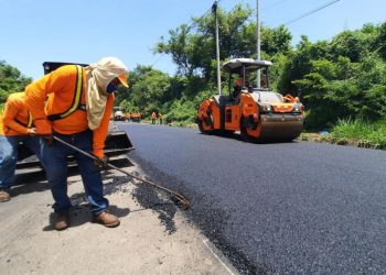 Reconstruyen el último tramo de la carretera a la frontera La Hachadura, Ahuachapán