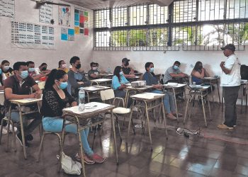 Minsal capacita a 450 manipuladores de alimentos en Gotera