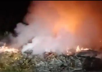 Bomberos atiende incendio forestal en San Miguel y en botadero de basura en Chalatenango