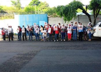 Simpatizantes del FMLN piden la libertad de exfuncionarios acusados de lavado de dinero y enriquecimiento ilícito