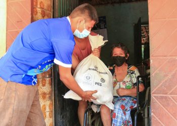 Gobierno continúa entregando paquetes alimentarios en Santa Ana