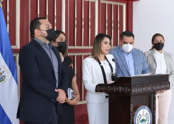 Comisión emite dictamen favorable para control sobre burós de créditos
