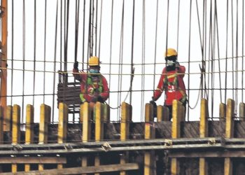Hoy entra en vigor el histórico aumento del 20 % al salario mínimo en El Salvador