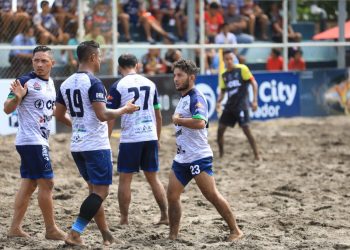 La UES aplaza en la Liga de Fútbol Playa