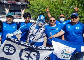 El Capitán Cuscatleco se robó el show en la previa del partido de la Selecta contra Trinidad y Tobago