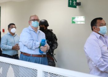 Juzgado inicia proceso penal contra 10 exfuncionarios del gobierno de Mauricio Funes acusados de lavar $2.6 millones