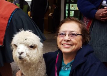 Honran memoria de docente que dedicó cinco décadas a la educación en el país