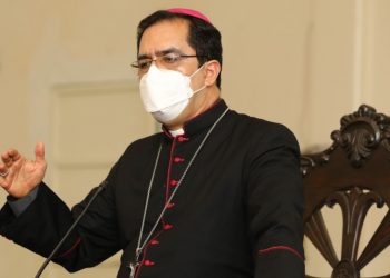 Arzobispo de San Salvador destaca proceso de inmunización en El Salvador y llama a feligreses a vacunarse