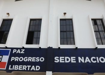Autoridades encuentran en sede de ARENA documentación de ONGs y consultorías