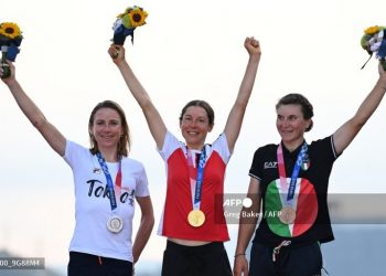 La austriaca Kiesenhofer sorprende a las holandesas y gana el oro en ciclismo de ruta