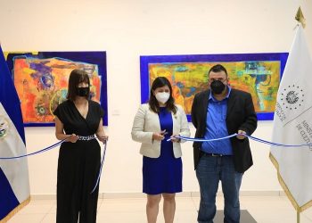 Fotos: Nueva exposición en el salón de las artes del aeropuerto San Óscar Arnulfo Romero
