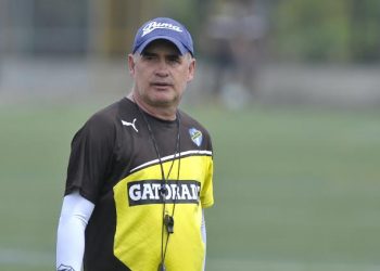 Willy Coito, técnico del Comunicaciones chapín: «Álex Larín es un jugador importante para nosotros»