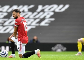 Futbolistas de la Premier League seguirán posando la rodilla en tierra en solidaridad hacia luchas contra la discriminación