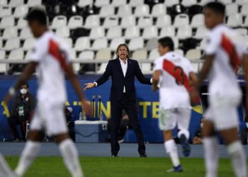 Seleccionador de Perú pide a presidente Castillo el retorno de los hinchas para el premundial a Catar 2022