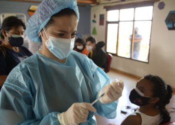 Ecuador reconoce transmisión comunitaria de tres variantes de coronavirus