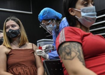 OMS analiza nueva variante del coronavirus detectada en Colombia