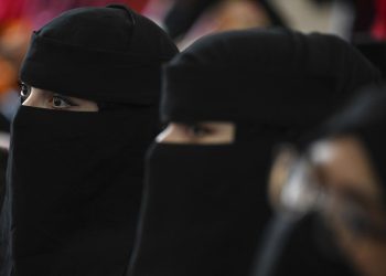 El velo será obligatorio en Afganistán, pero no el burka