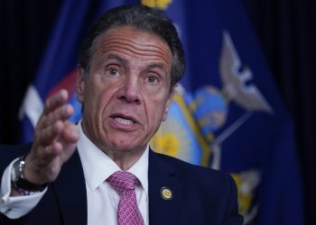 ¿Cómo procedería un juicio político al gobernador Cuomo de Nueva York?