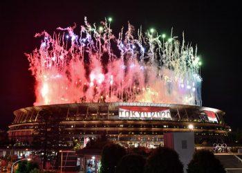 Tokio 2020 apaga su llama olímpica y da el relevo a París 2024