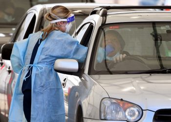 Nuevos casos de covid-19 en Australia superan los mil por primera vez