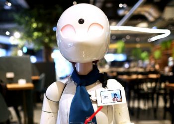 Un café con robots de Tokio apuesta por la inclusión