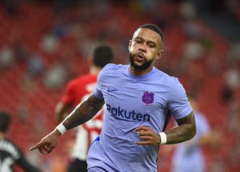 Depay salva un punto para el Barcelona ante el Athletic Club