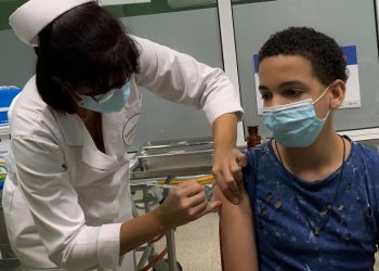 Ensayo cubano de vacuna infantil antiCOVID llega a la tercera dosis