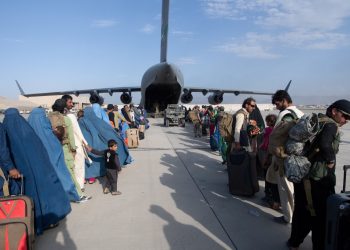 Empresa de trabajo a domicilio británica está dispuesta a emplear a 500 refugiados afganos