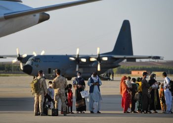 España registra hasta 2,200 personas evacuadas de Afganistán