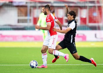 Golazo de Enrico Dueñas con el FC Eindhoven holandés