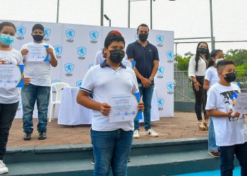 Alcaldía de Zaragoza entrega diplomas a niñas y niños que culminaron curso de informática