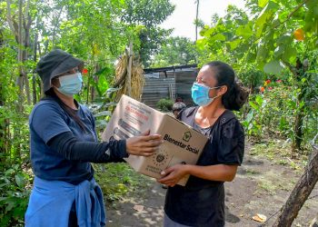 Entregan paquetes alimentarios a familias de Izalco y San Pedro Nonualco
