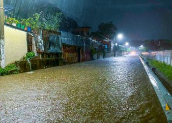 Continúa la probabilidad alta de desbordamientos e inundaciones en algunas zonas de El Salvador