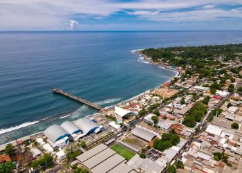 70% de visitantes en vacaciones agostinas fueron salvadoreños radicados en Estados Unidos