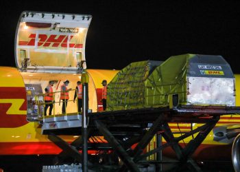 Más de 300 mil dosis contra la COVID-19 arribaron a tierras salvadoreñas este viernes