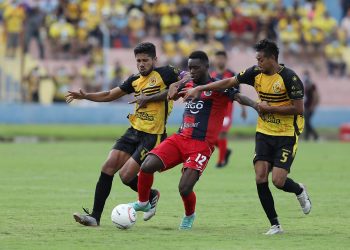 Platense aplicó dolorosa derrota a FAS